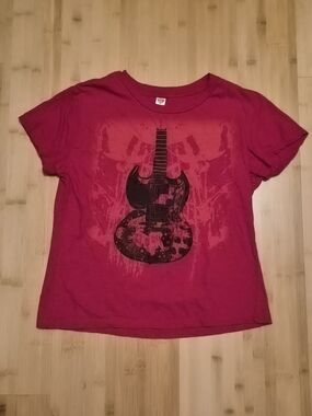 ​Vintage Y2K Electric Red Electric Guitar Graphic T-Shirt XL Grunge Punk Tee